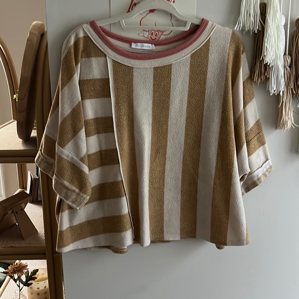 Vestique short sleeve top